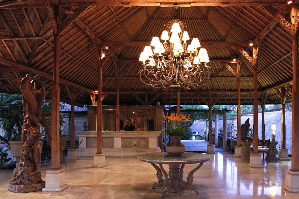 Puri Bagus Lovina, Interior entrance, photo 4