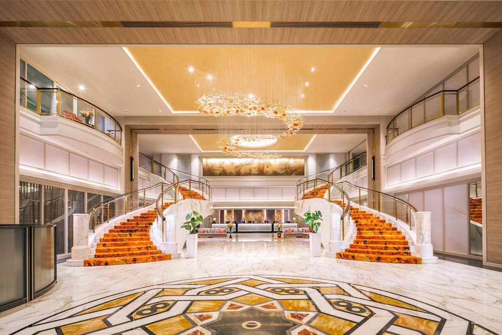 Royal Plaza on Scotts, Primary image, photo 1