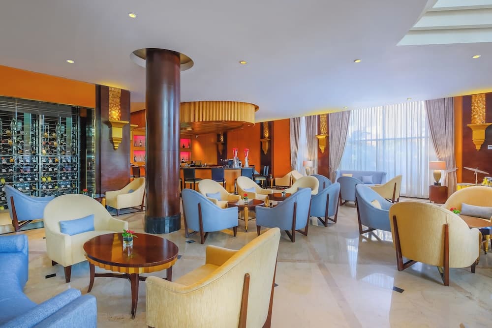 Hotel Ciputra Semarang, Lobby lounge, photo 4