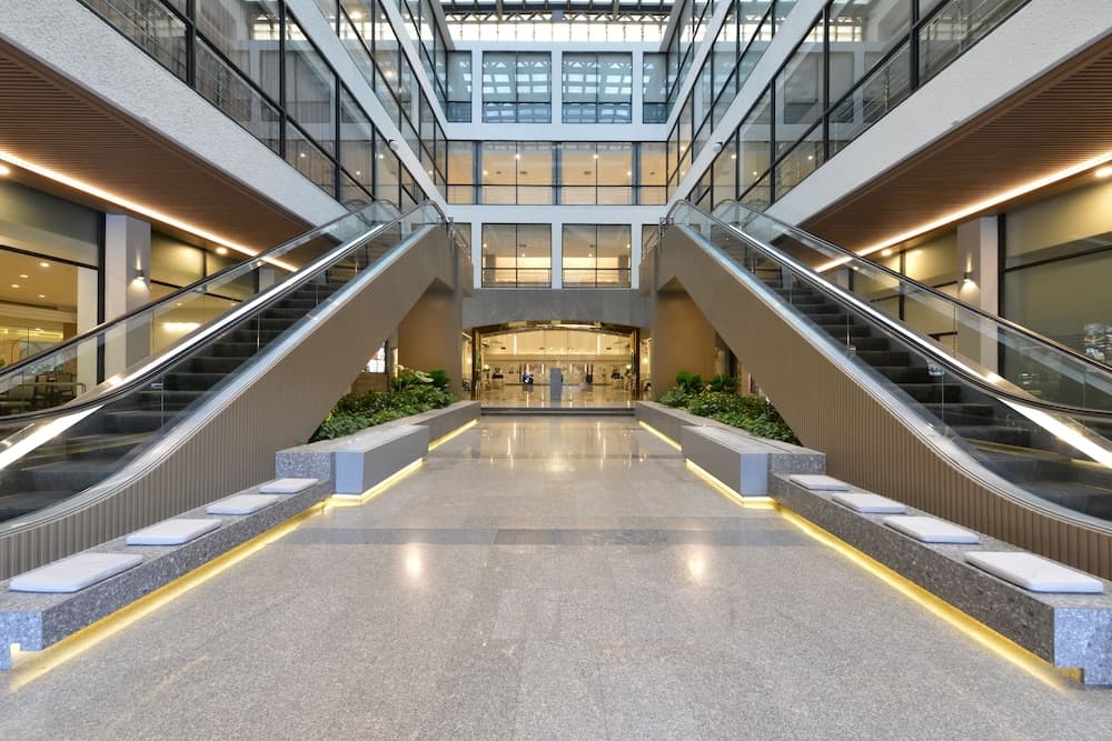Twin Towers Hotel, Interior entrance, photo 2