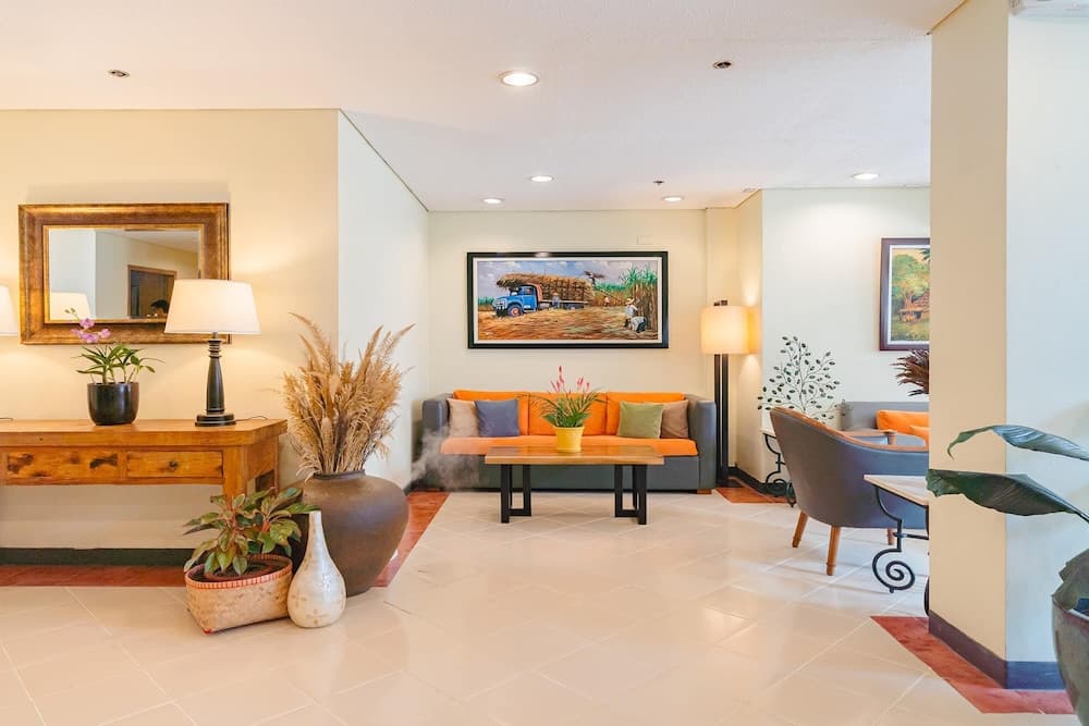 Microtel by Wyndham Tarlac, Lobby, photo 4