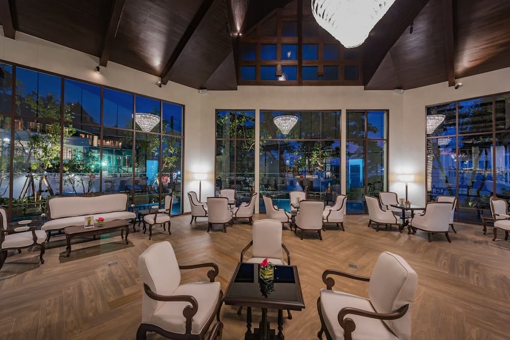Diamond Cliff Resort & Spa, Patong Beach, Lobby lounge, photo 5