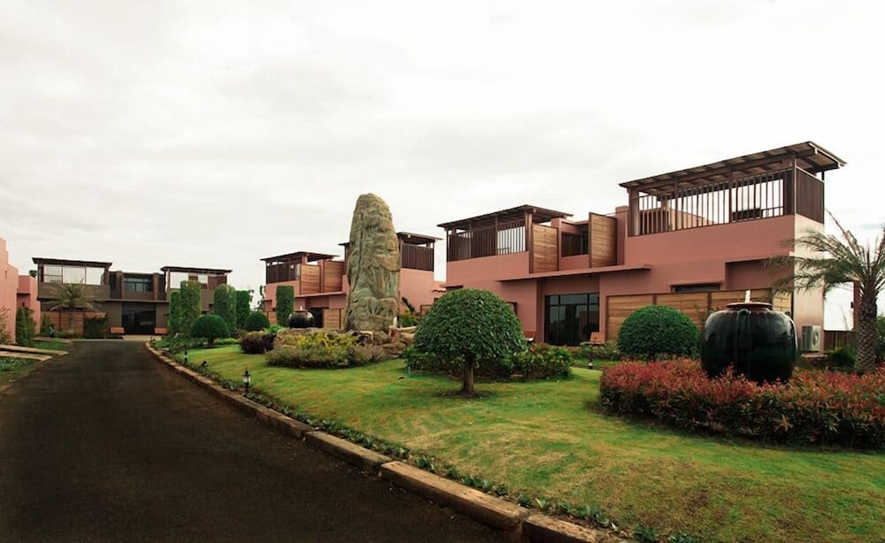 Phukumhom, Primary image, photo 1
