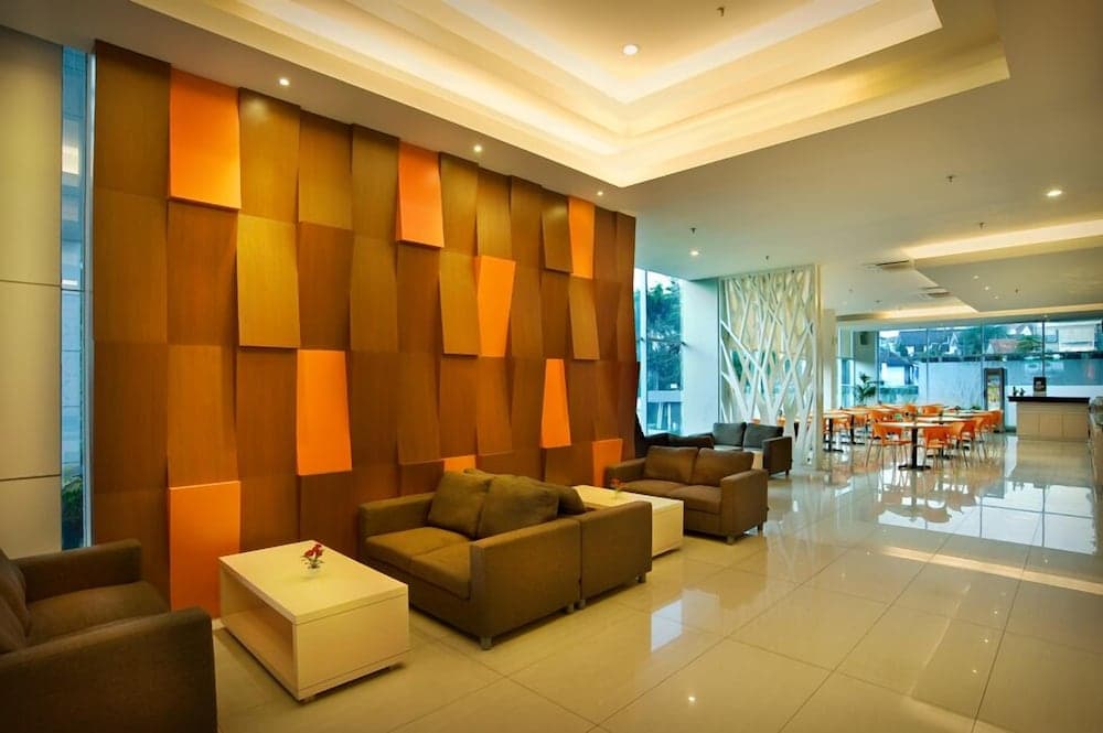V Hotel & Residence Bandung, Lobby sitting area, photo 3