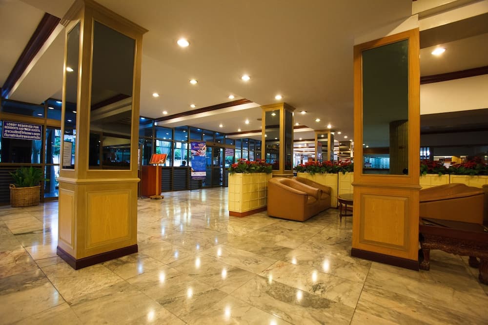 Nana Hotel, Lobby sitting area, photo 4