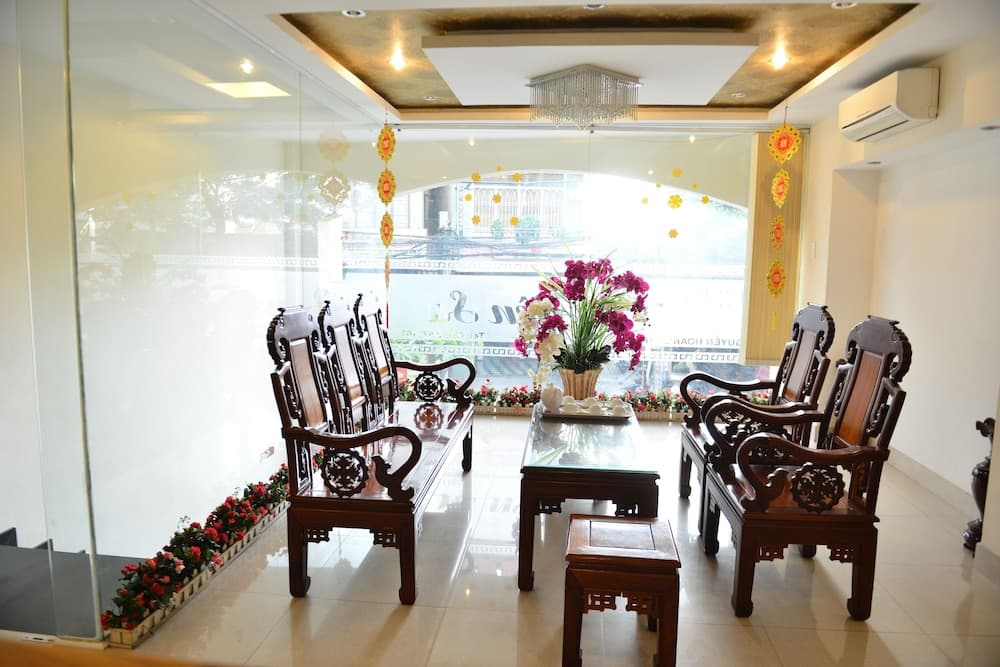 Oc Tien Sa Hotel, Lobby sitting area, photo 3