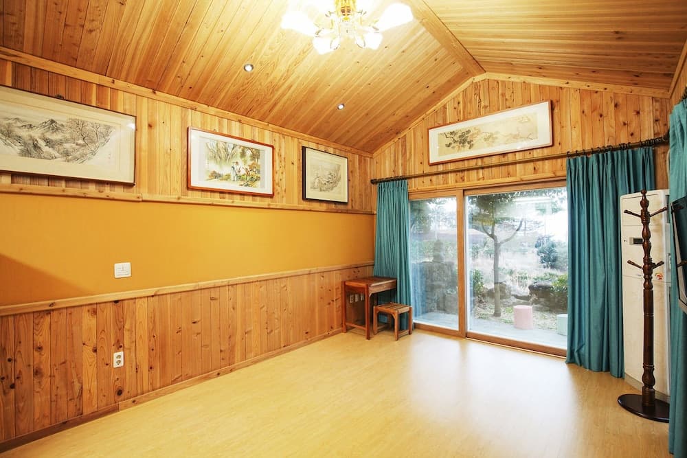 Memory In Jeju Pension, Room, photo 2