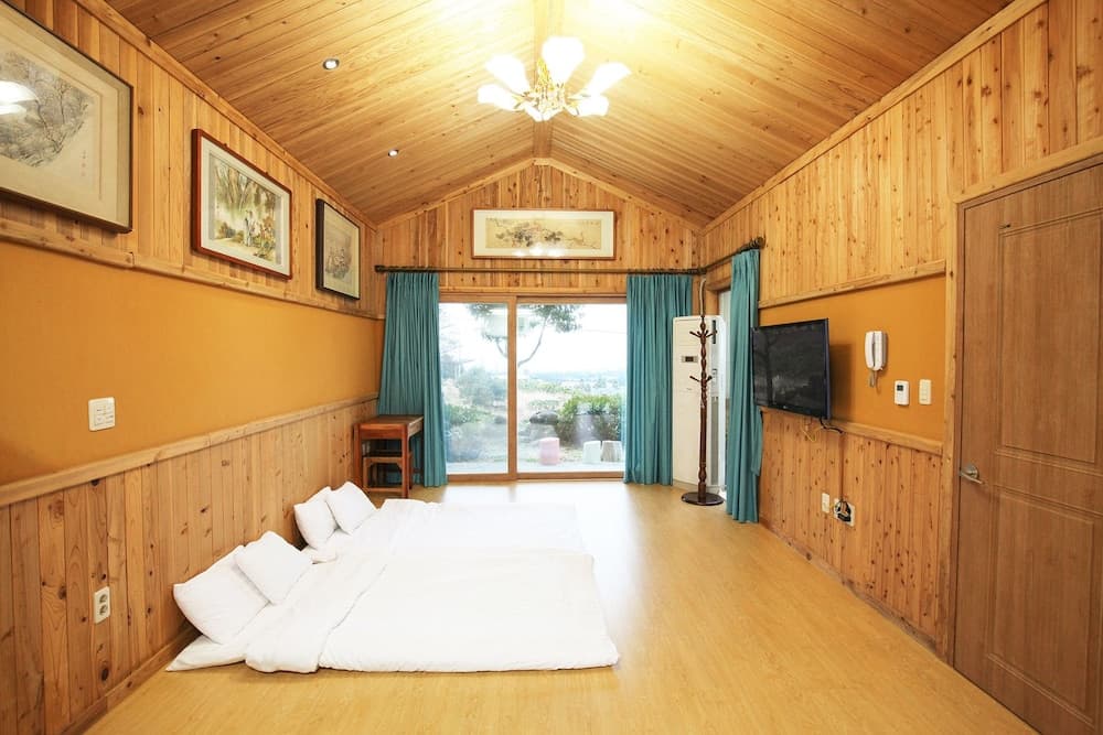 Memory In Jeju Pension, Room, photo 4