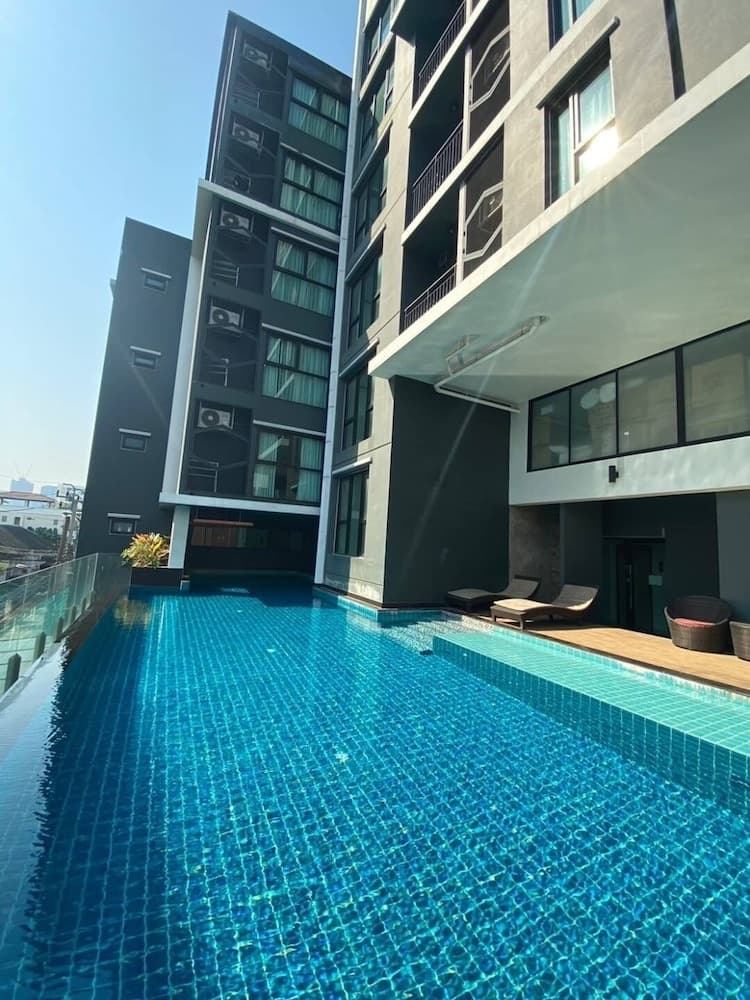 Iconic Hotel, Primary image, photo 1
