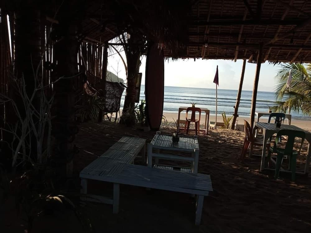 Zhaya's Beach and Cottages 레스토랑 사진 4
