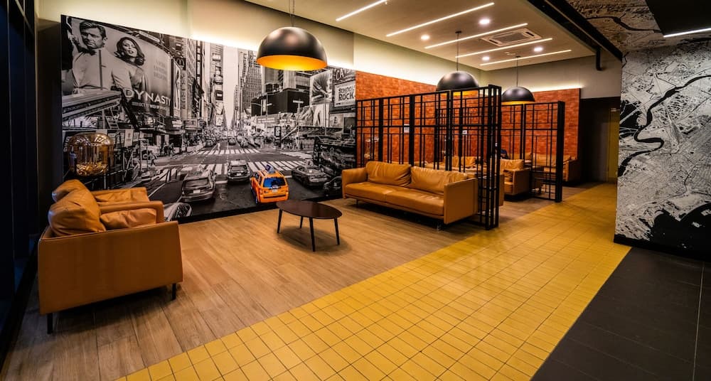 Neu Suites 3rdNvenue by Perfect Host 로비 좌석 공간 사진 5