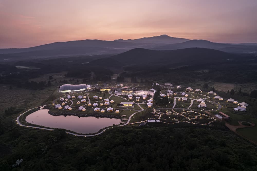 STARVILLE, Primary image, photo 1