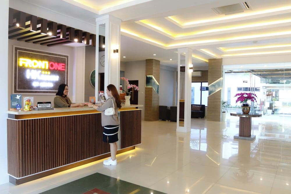 Front One HK Resort Semarang, Reception, photo 3