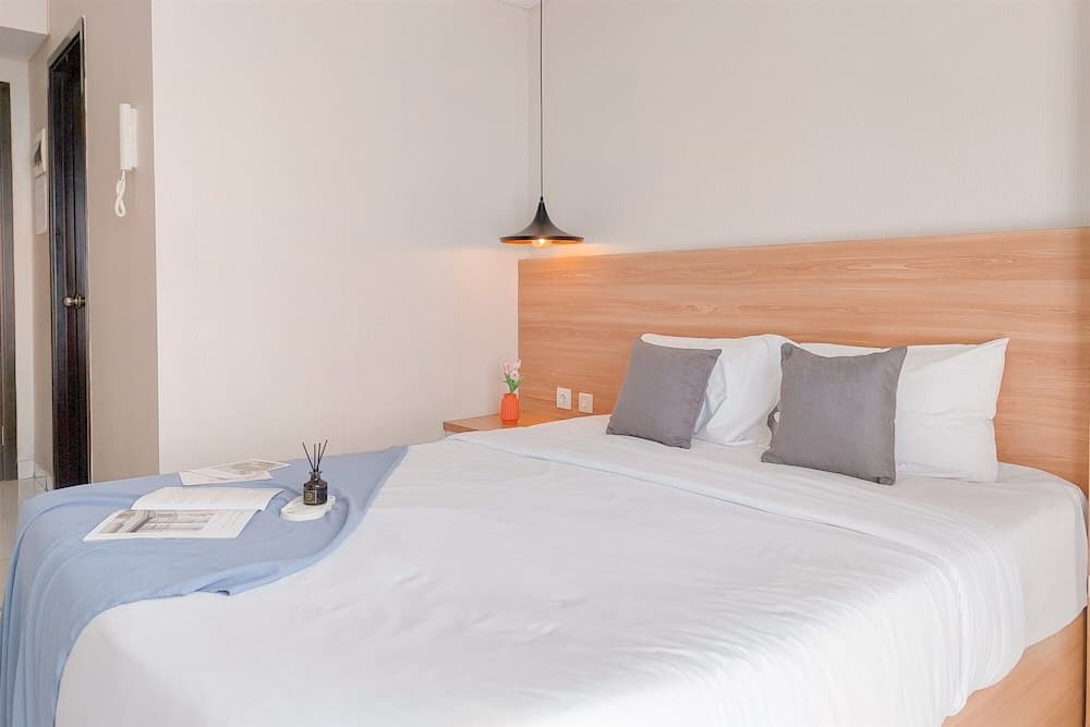 Good And Comfy Studio At Casa De Parco Apartment, Room, photo 3