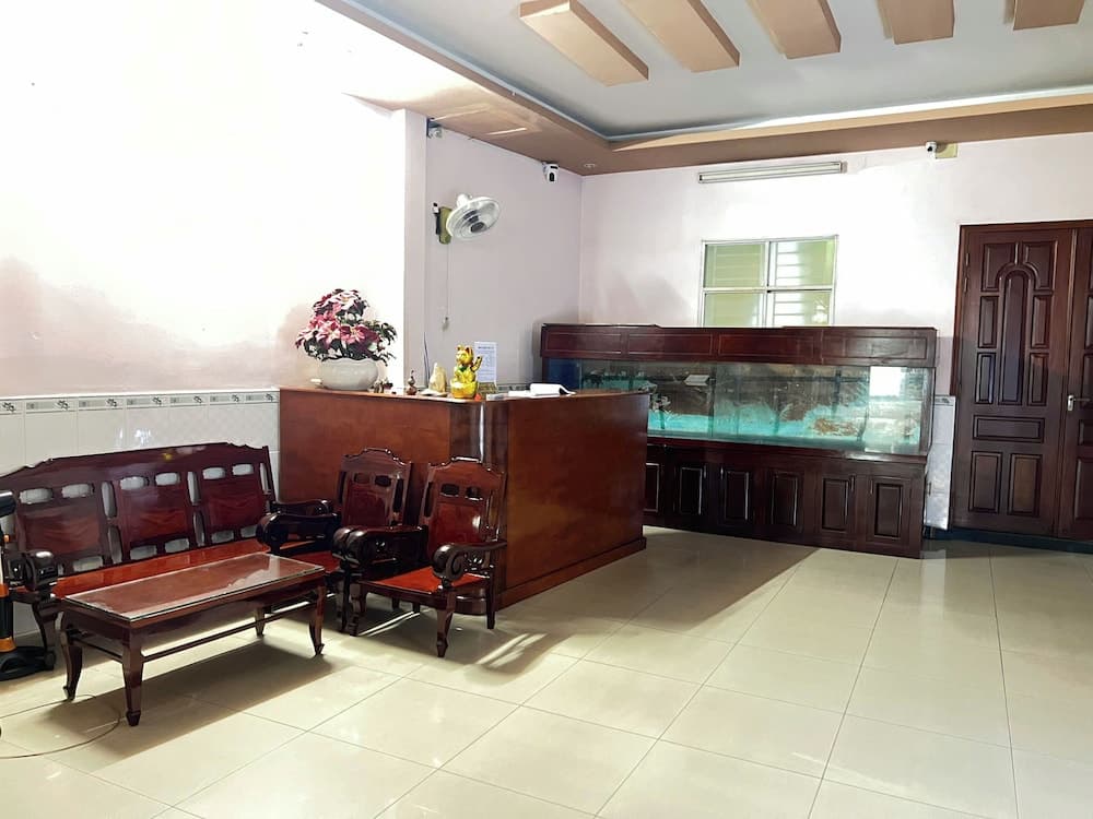 Gia Tu Hotel, Lobby sitting area, photo 4