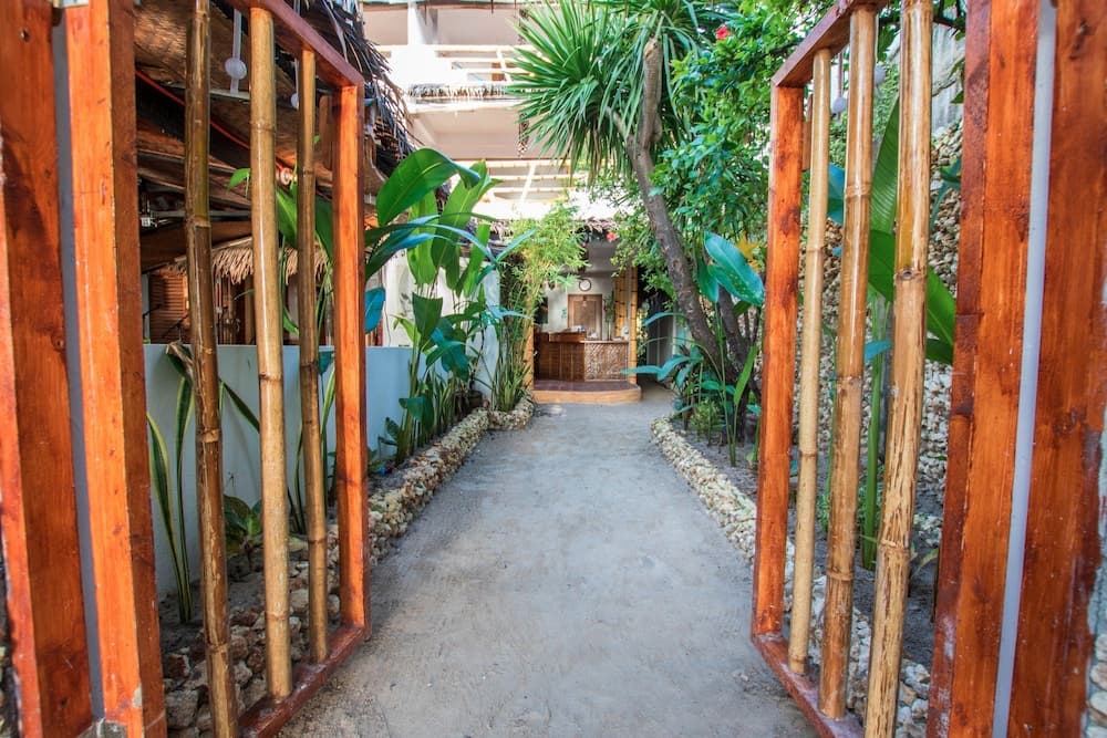 Bamboo Bungalow Resthouse, Interior entrance, photo 2