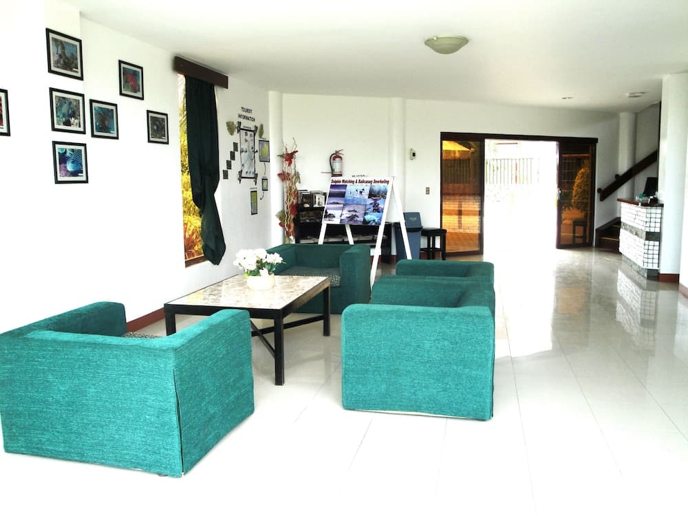 Harmony Hotel, Lobby sitting area, photo 4