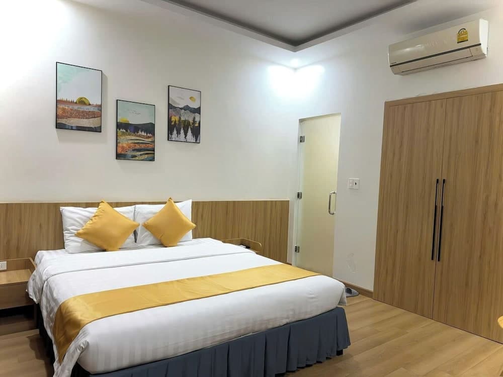 White Hotel, Room, photo 3