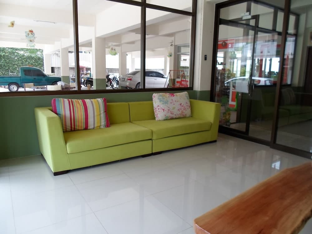 Ban Maitreejit, Lobby sitting area, photo 4