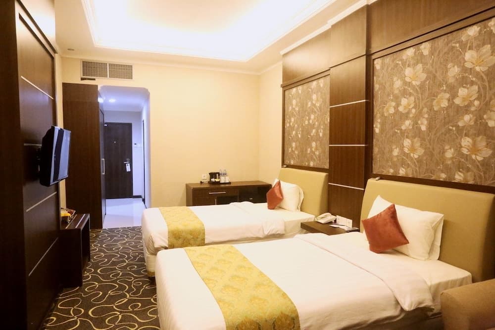 Adhiwangsa Hotel & Convention Hall, Room, photo 5