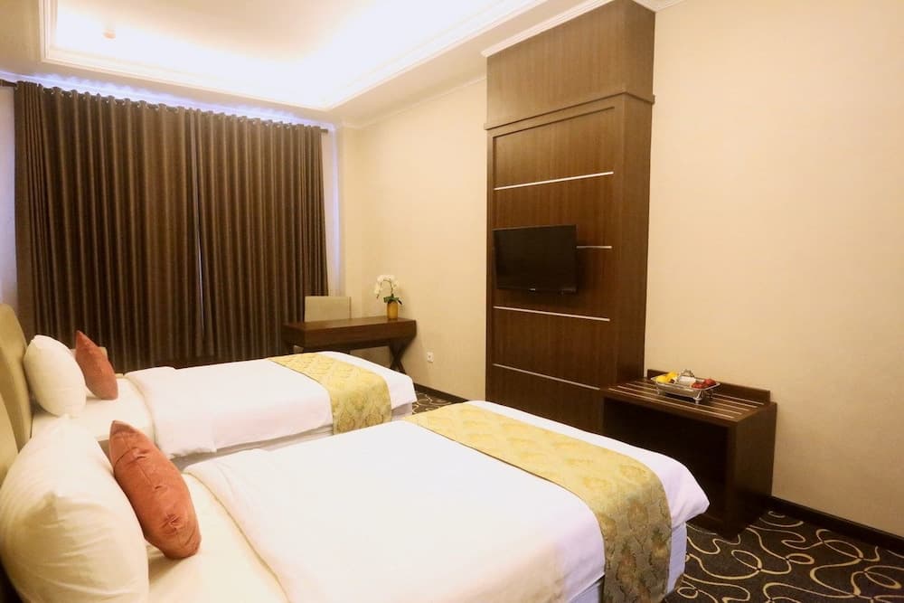 Adhiwangsa Hotel & Convention Hall, Room, photo 4