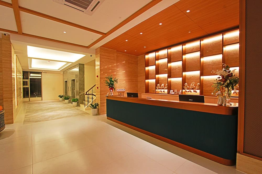 Luxu Hotel and Resort, Lobby, photo 1
