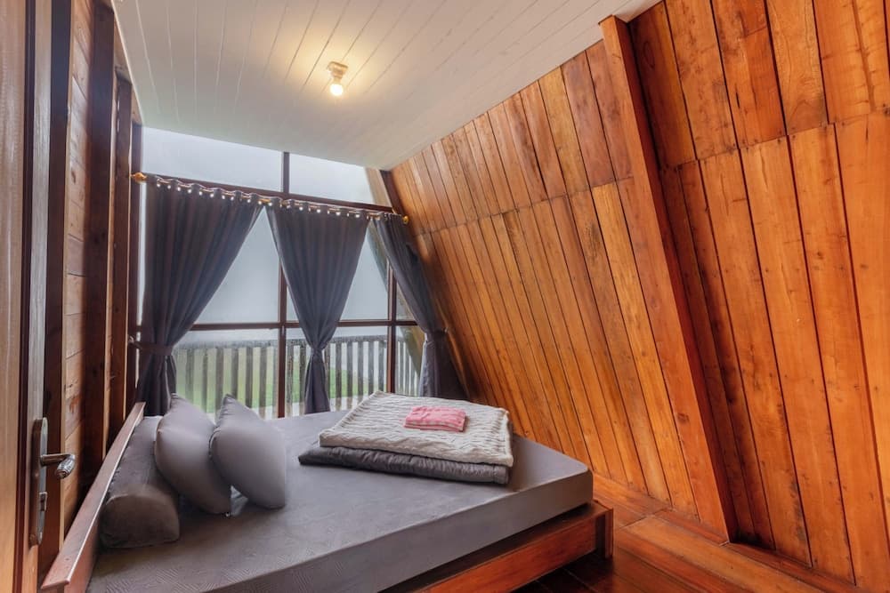 Padangsari Cabin 2, Room, photo 3
