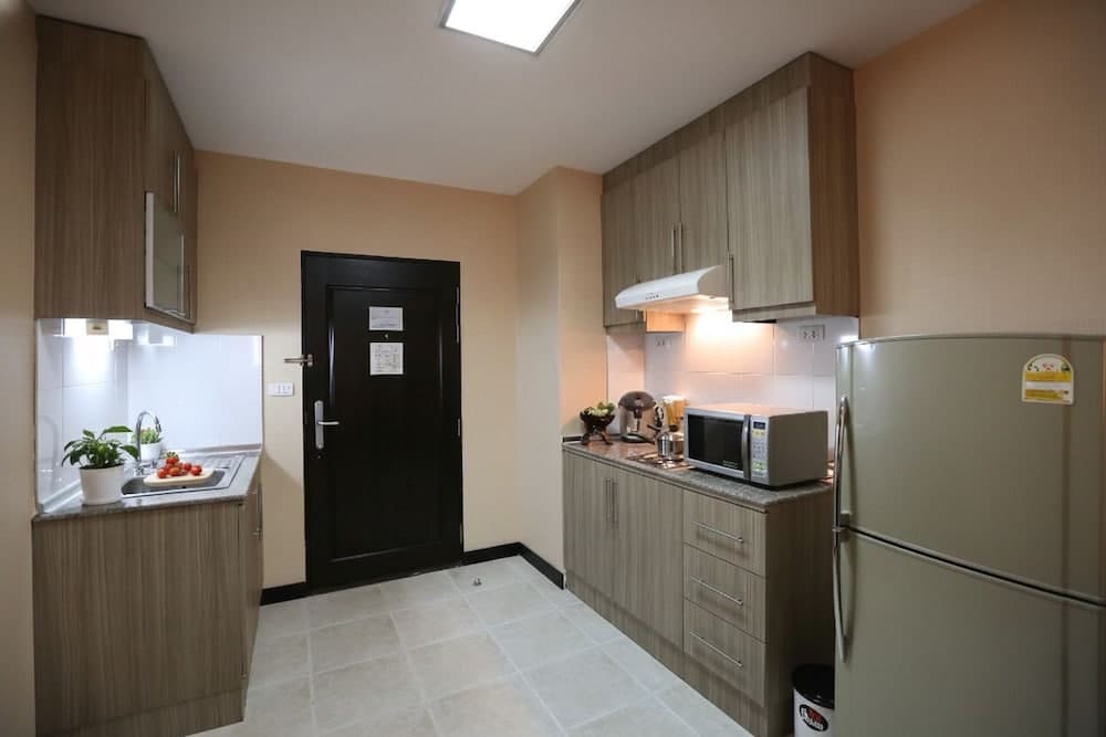 J - Town Serviced Apartments, Room, photo 3