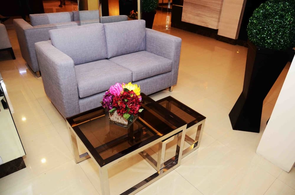 Stradella Hotel, Lobby sitting area, photo 5