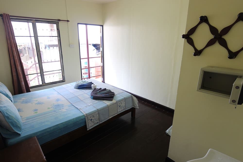Tara Inn at The Rock, Room, photo 3