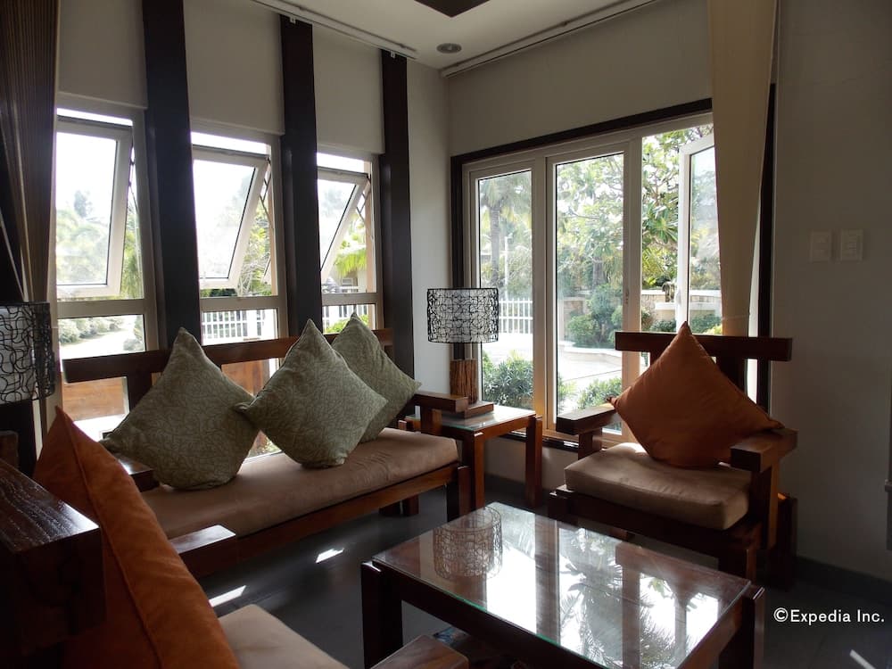 Bearland Paradise Resort, Lobby sitting area, photo 4