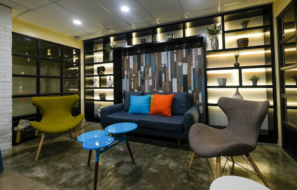 Value Star Inn, Lobby sitting area, photo 5