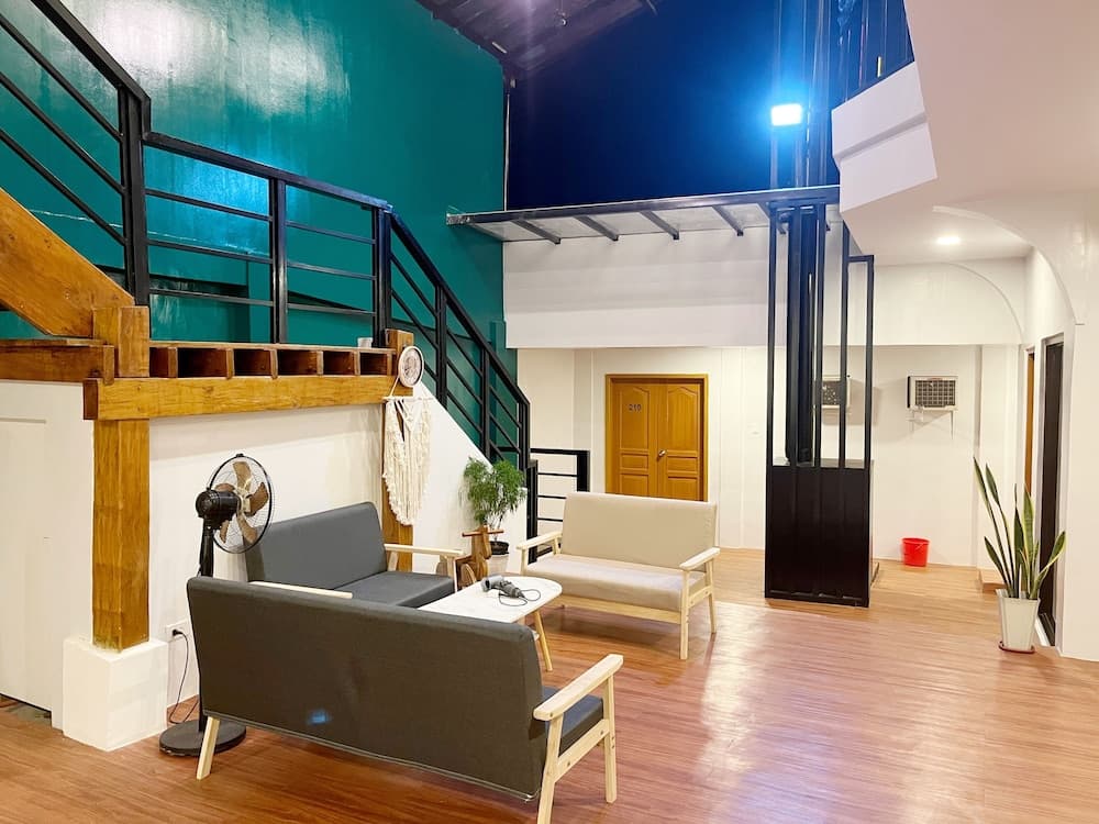 Cozy Coron Inn, Primary image, photo 1
