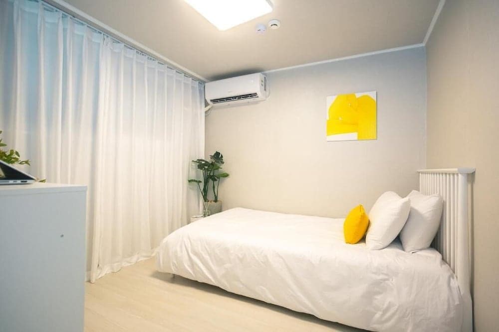 Stay Solar, Room, photo 2