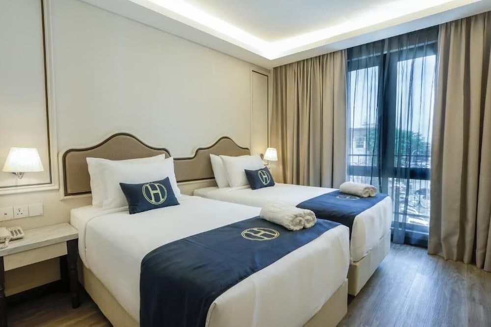 THE HOST HOTEL, Room, photo 3