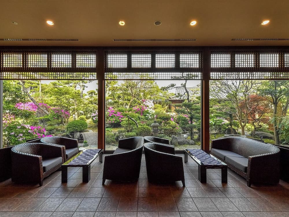 Haiya, Lobby sitting area, photo 4