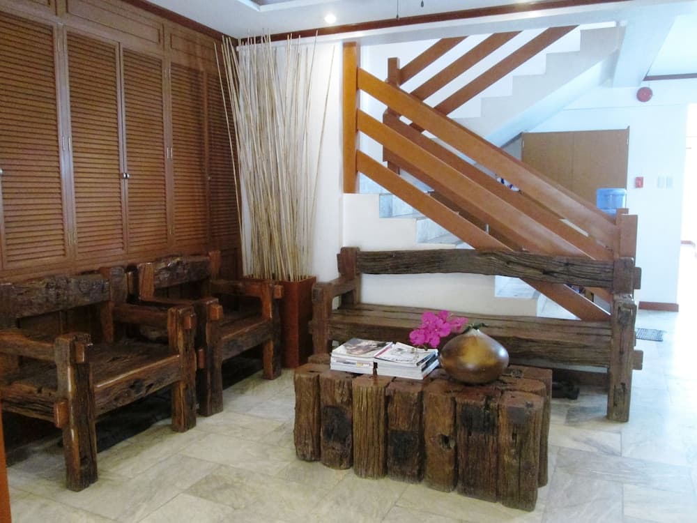 Abozza Resort, Lobby sitting area, photo 3