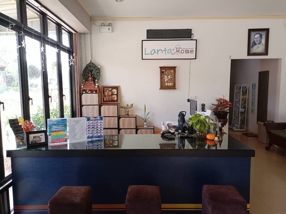 Lanta at Home, Reception, photo 2