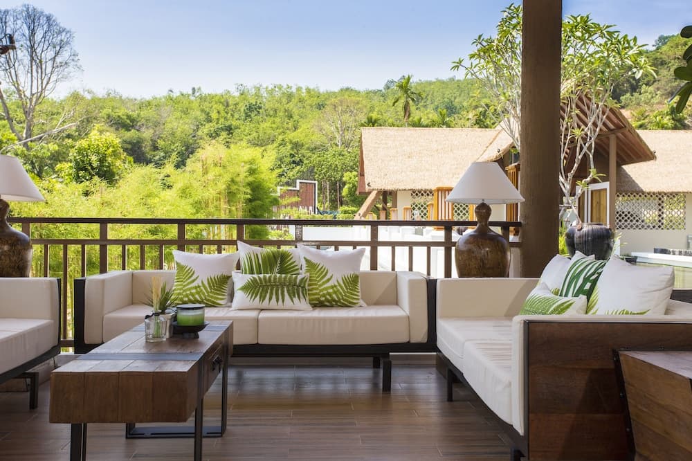 Ozone Villa, Lobby sitting area, photo 3