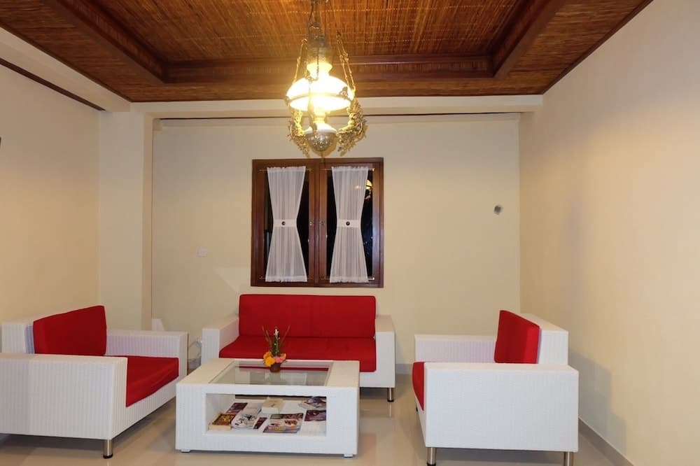 Tini Villa, Primary image, photo 1