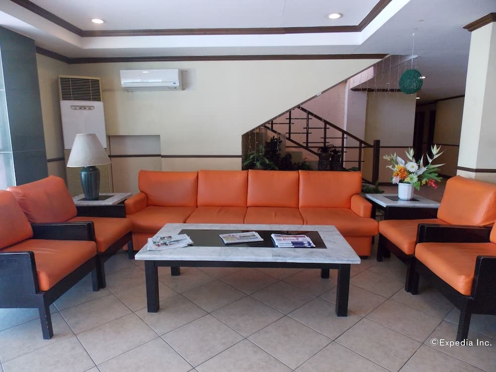 Mo2 Days Inn, Lobby sitting area, photo 4