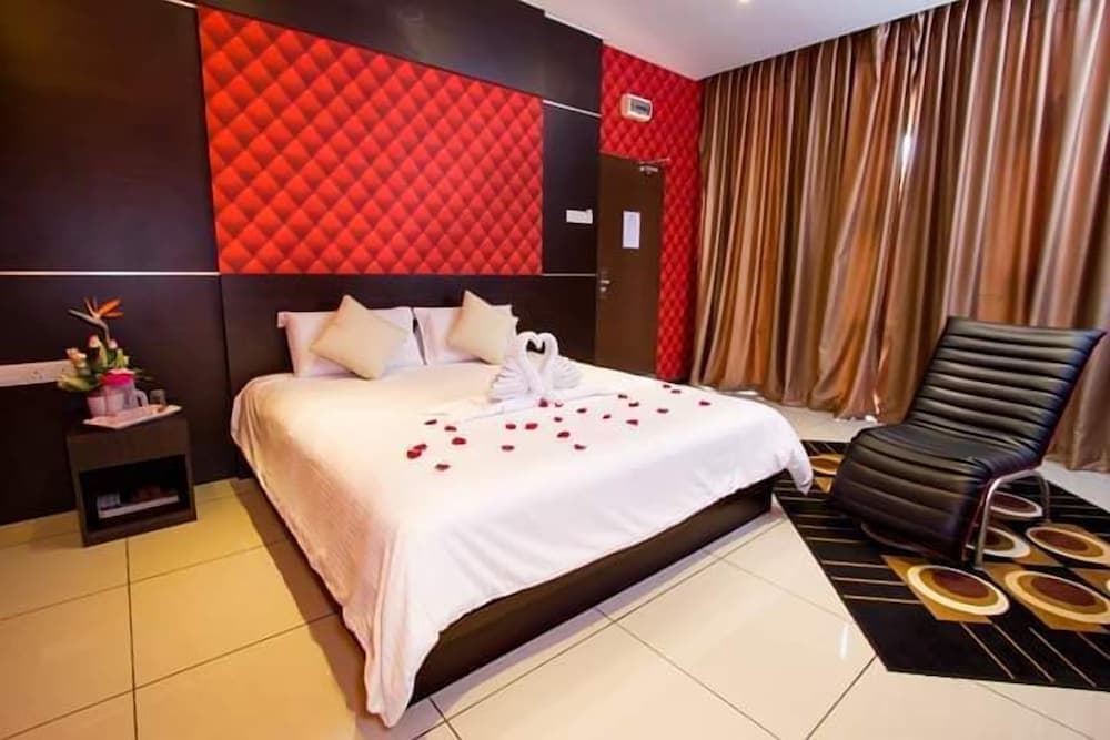 Remember Hotel, Primary image, photo 1