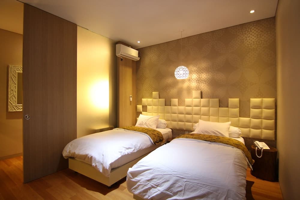 Griya Jogja Hotel, Room, photo 4