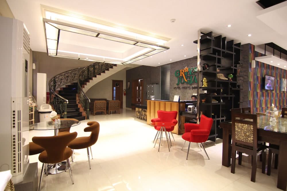 Griya Jogja Hotel, Lobby sitting area, photo 3