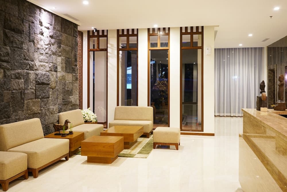 Wimarion Hotel Semarang, Lobby sitting area, photo 5