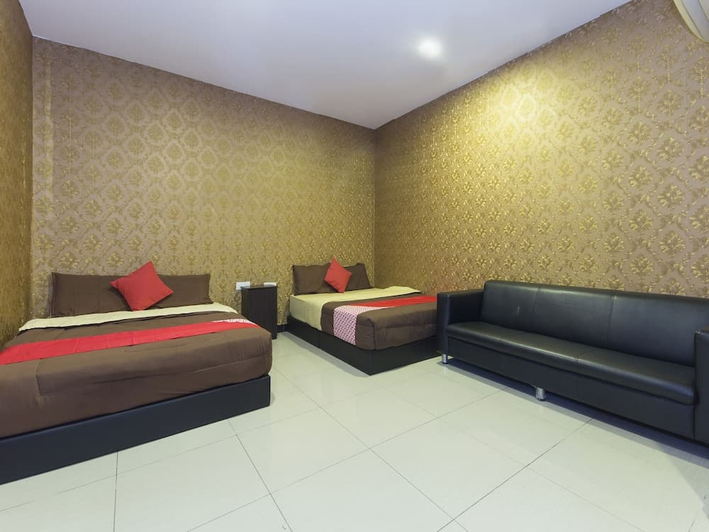 Night Queen Hotel, Primary image, photo 1