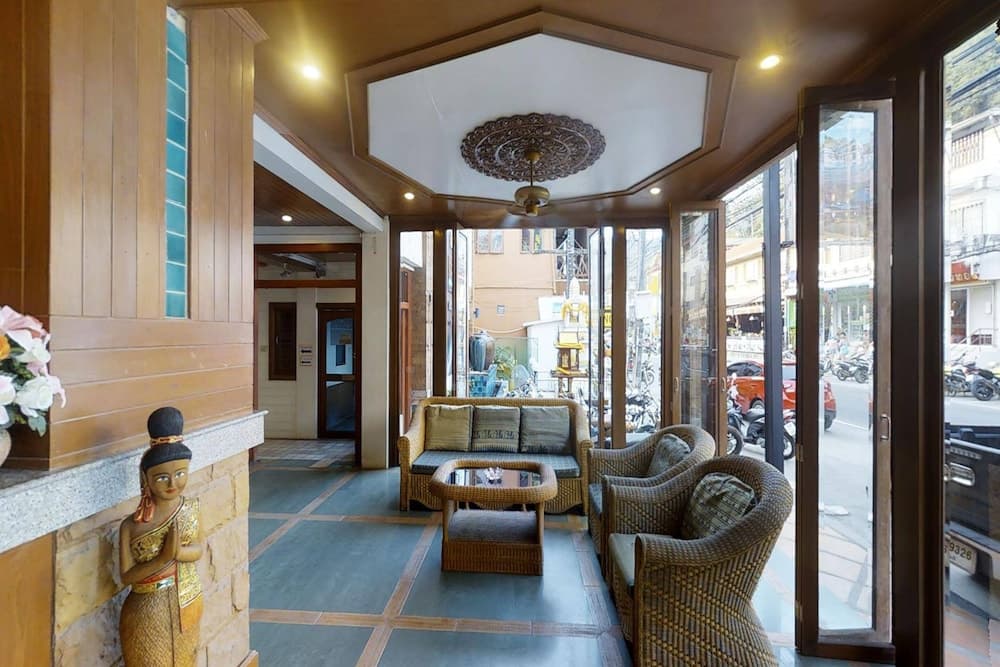 Mac Resort Hotel, Lobby sitting area, photo 4