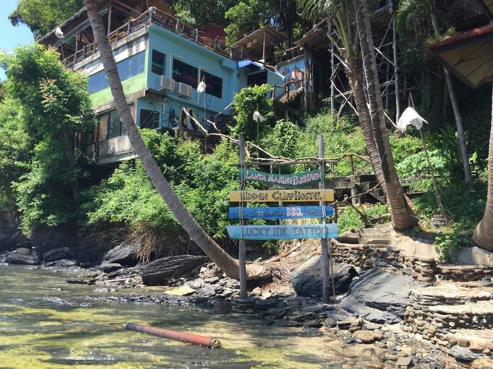 Hidden Cliff Hostel, Interior entrance, photo 2