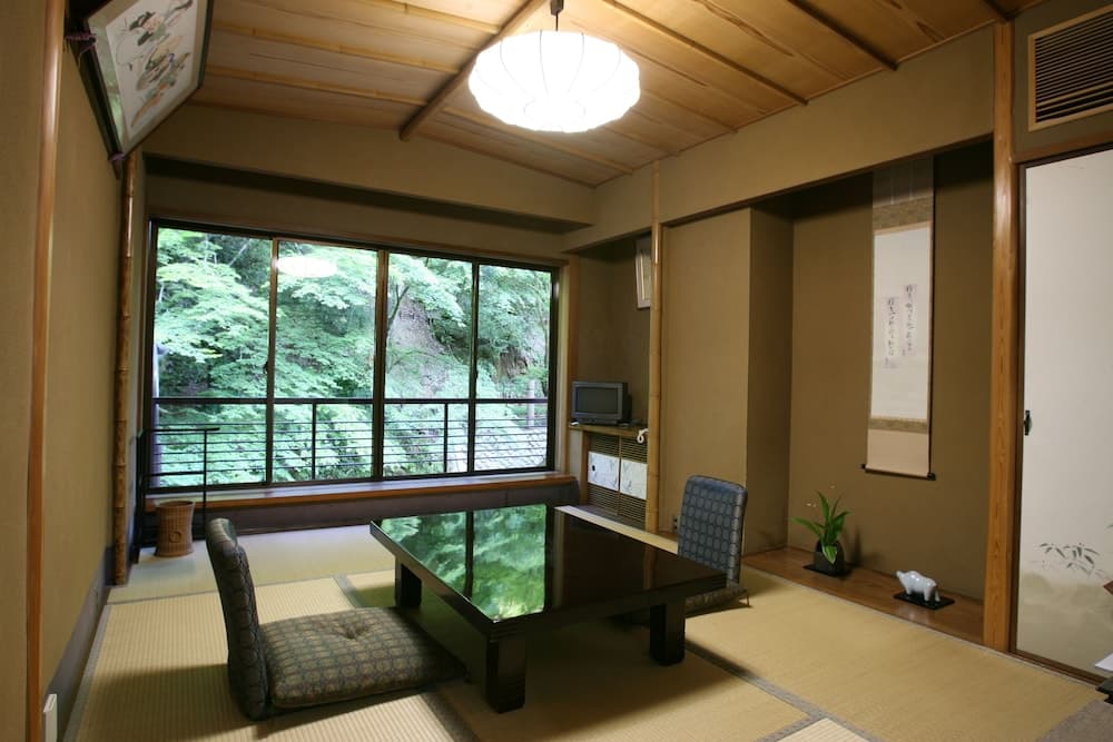 Kibune Hiroya, Room, photo 5