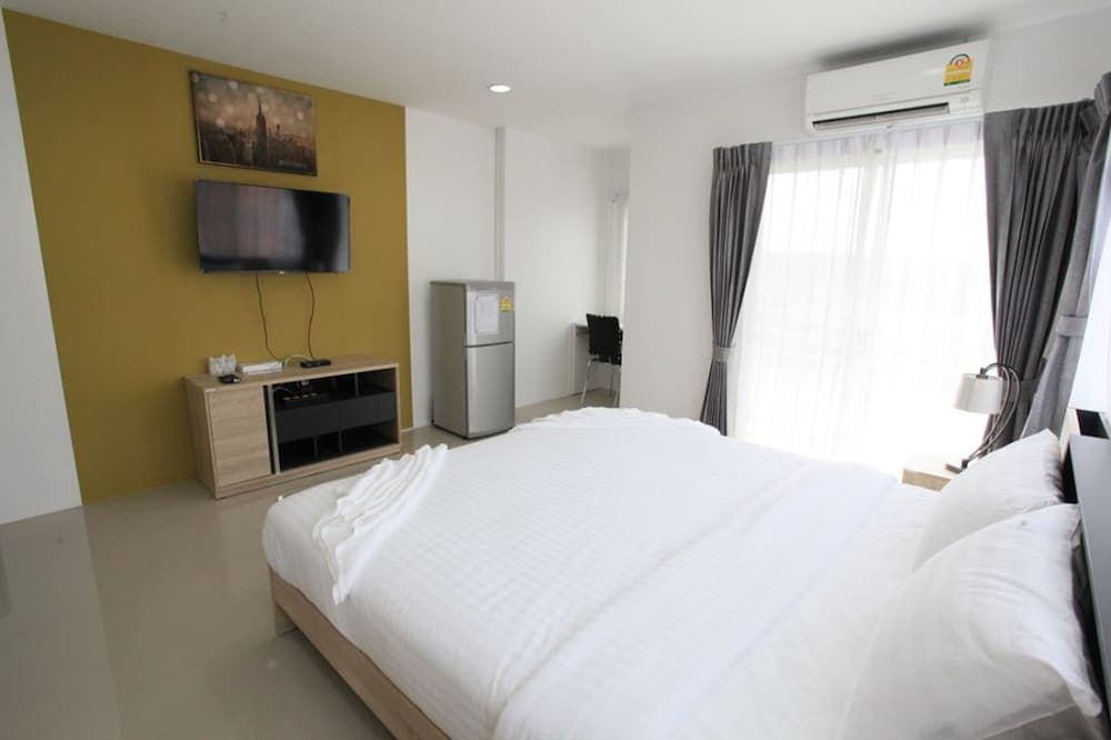 Living by Grace, Room, photo 4